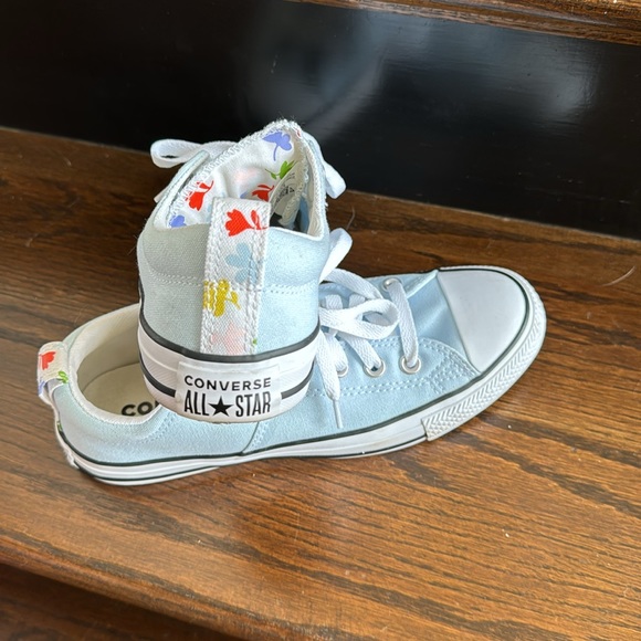 Very cool Converse sneakers! With twice! In time for spring weather! - Picture 3 of 4